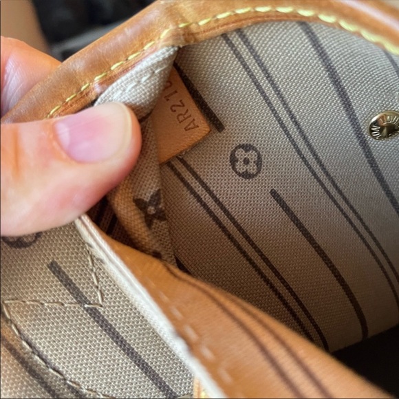 LV Neverfull MM 🥰 - Picture 4 of 8